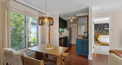 Walk to Downtown Blowing Rock - Pet Friendly with 2 Primary Bedrooms