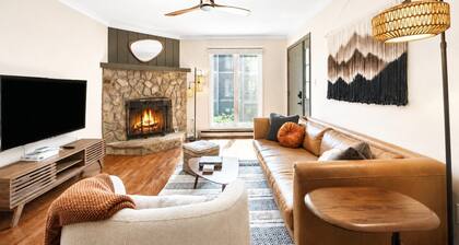 Walk to Blowing Rock - Dog Friendly, Great Location and Beautiful Neighborhood