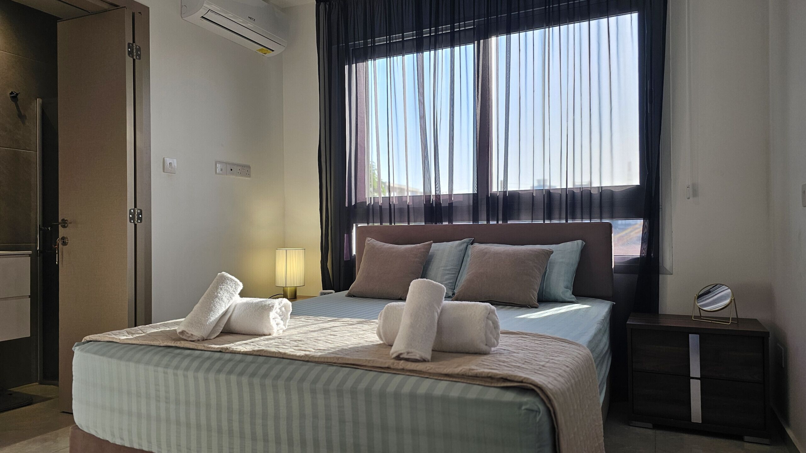 2 chambres, fer et planche à repasser, Wi-Fi gratuit, draps fournis