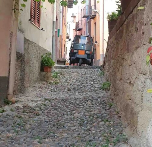 Grazioso Appartamento nel Centro Storico di Bosa, Vicino al Castello Malaspina