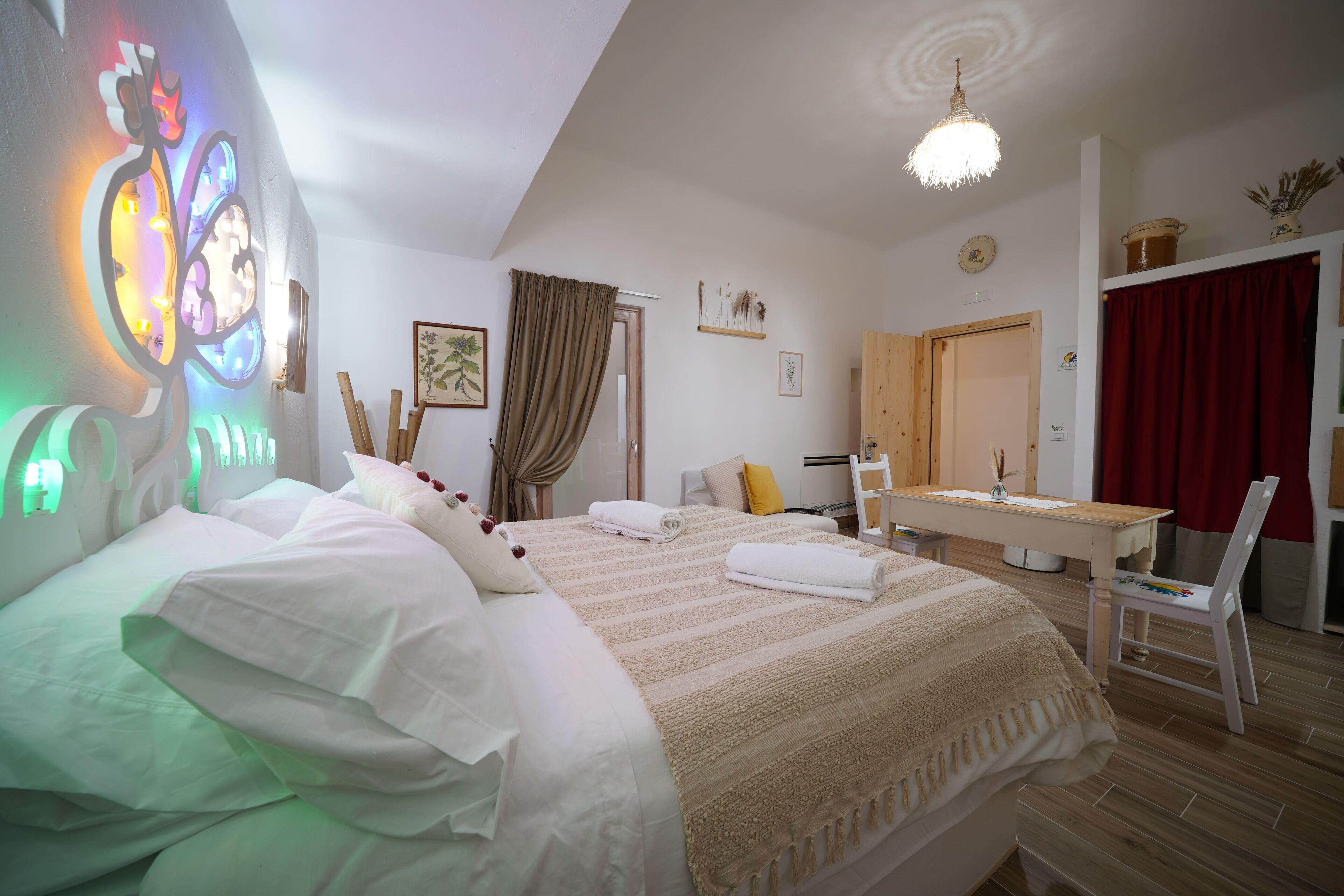 4 chambres, fer et planche à repasser, Wi-Fi, draps fournis