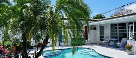 حمّام سباحة خارجي