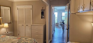 1 chambre, fer et planche Ă repasser, Wi-Fi gratuit, draps fournis