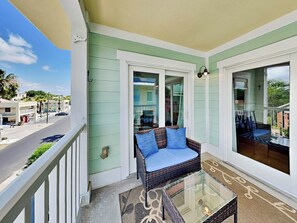 Terrace/patio - Captains Watch 13 | Private Balcony, Pool Access + Walk to the Beach! (Tybee Island)