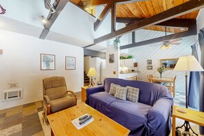 Televisión, chimenea