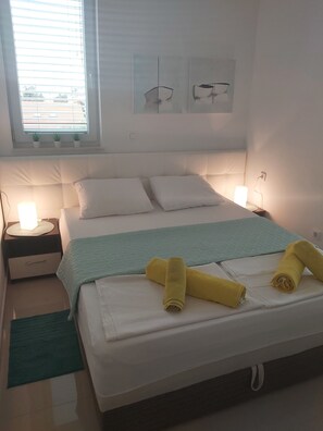 1 chambre, fer et planche à repasser, Wi-Fi, draps fournis