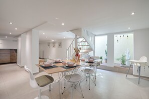 Dining - Rosa Carris - Triplex 7p, proche Château de Sceaux (L'Haÿ-les-Roses)