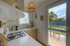 Réfrigérateur, micro-ondes, four, lave-vaisselle