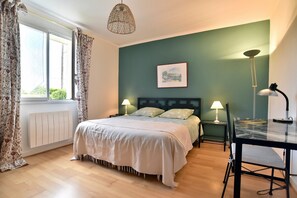3 chambres, fer et planche à repasser, Wi-Fi gratuit