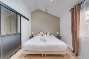 2 chambres, fer et planche à repasser, accès au Wi-Fi (inclus)