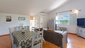 TV - Côté Oliviers 6P - Appt avec piscine partagée (Beaucaire)