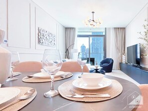 Dining - 2B with Stunning Burj Views at Burj Crown (Dubai)