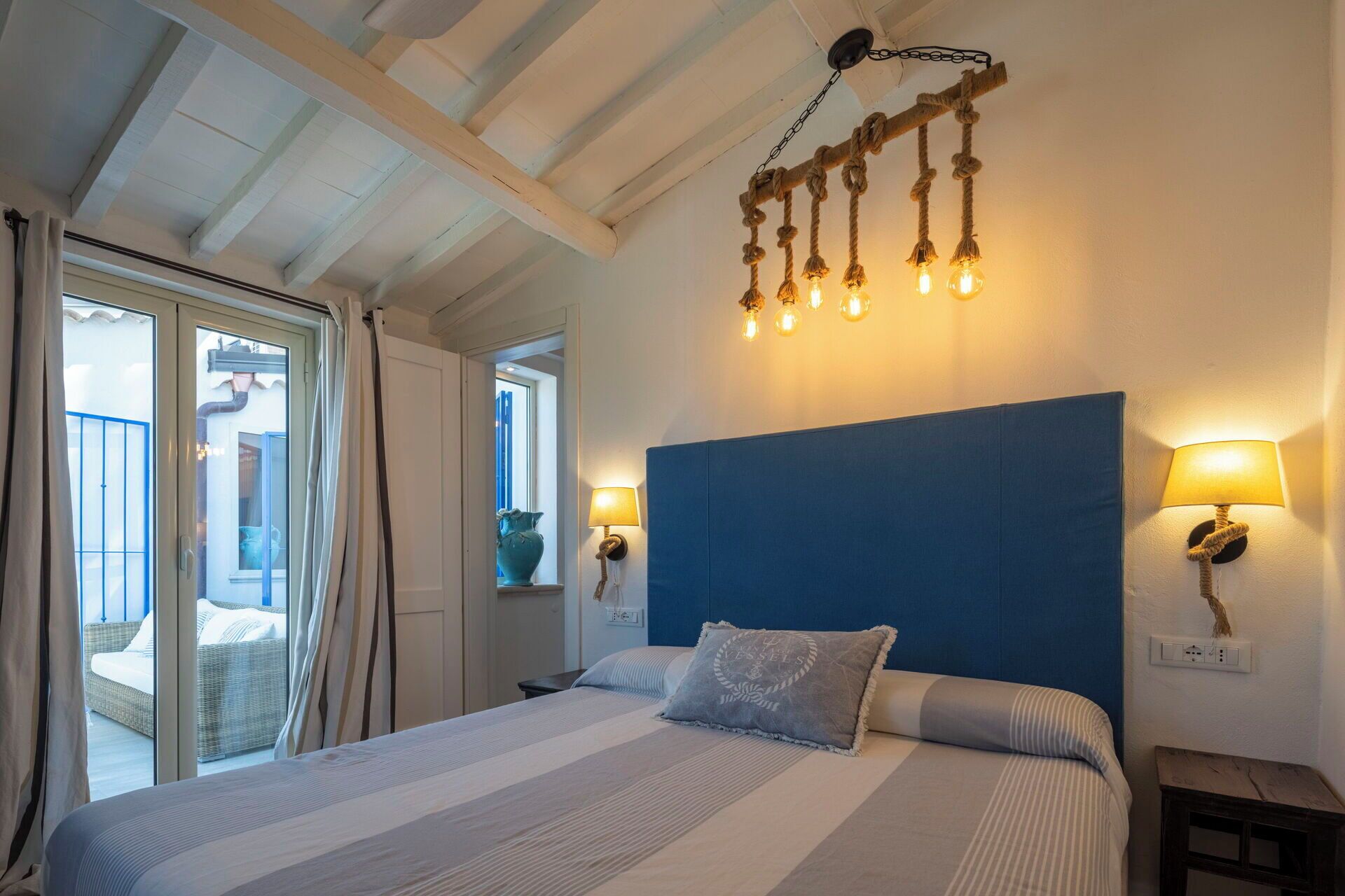 3 bedrooms, travel crib, WiFi (free)