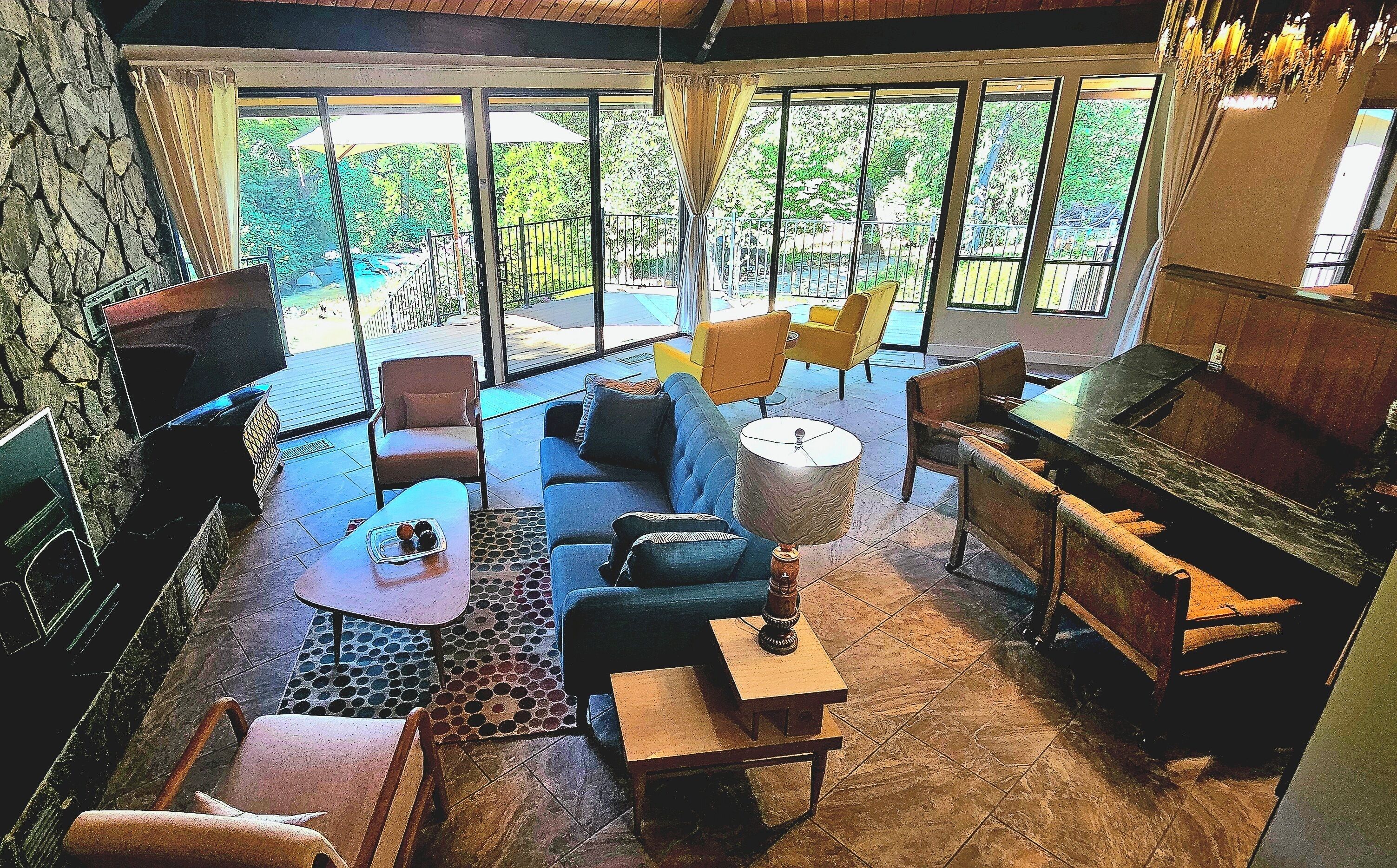 Little River Hideaway. Waterfront house. Unwind & relax in nature. 3 bdrm/2.5ba