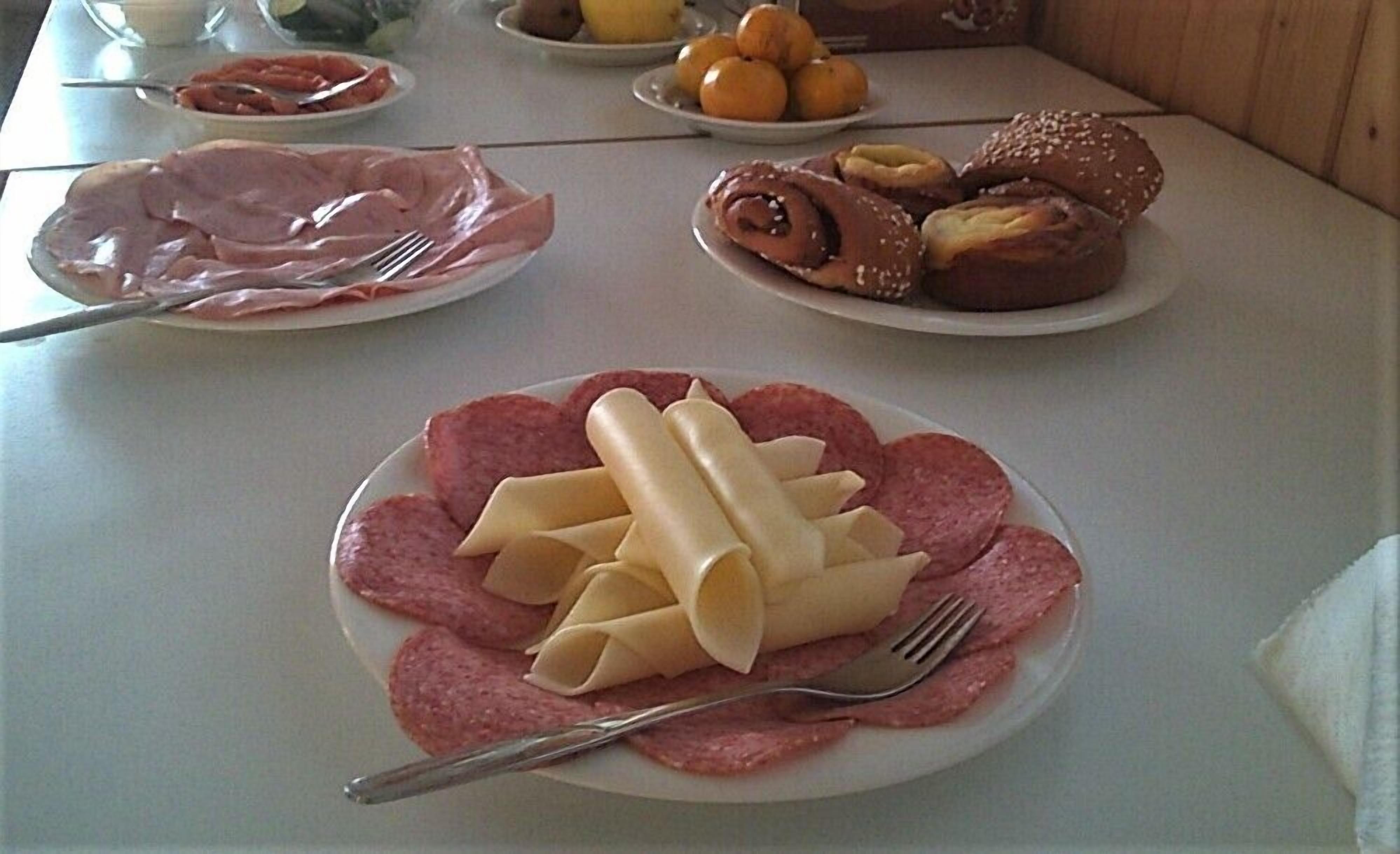 Ilmainen päivittäinen mannermainen aamiainen 