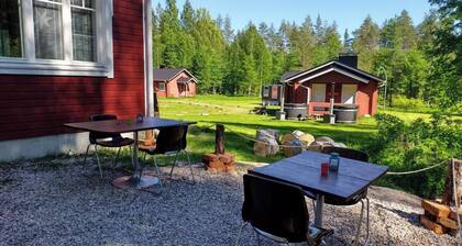 Old Pine Husky Lodge