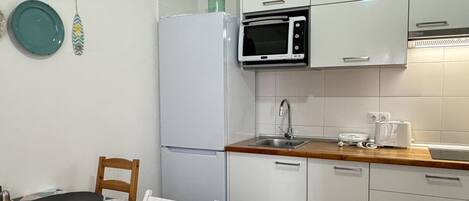 冰箱、微波炉、烤箱、茶具/咖啡用具