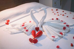 高級雙床房 | 書桌、手提電腦工作空間、免費 Wi-Fi