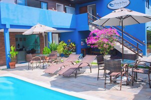 Kolam renang outdoor