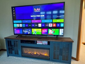 Unclassified image, 5 of 44, button - Grafton Getaway @ Countryside. Sleeps 31. Over 6,000 sq feet on 5 acres (Godfrey)