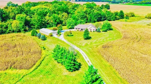 Grafton Getaway @ Countryside.  Sleeps 31.  Over 6,000 sq feet on 5 acres