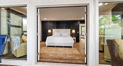 Lakefront & Lakeview Getaway on Beaver Lake, 2 Kayaks, Blkstone & Wine/CoffeeBar