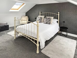 2 عدّة غرف نوم وواي فاي مجانًا وملاءات أسرّة