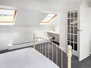 2 bedrooms, free WiFi, bed sheets - 2 bedroom accommodation in Carterton (Carterton)