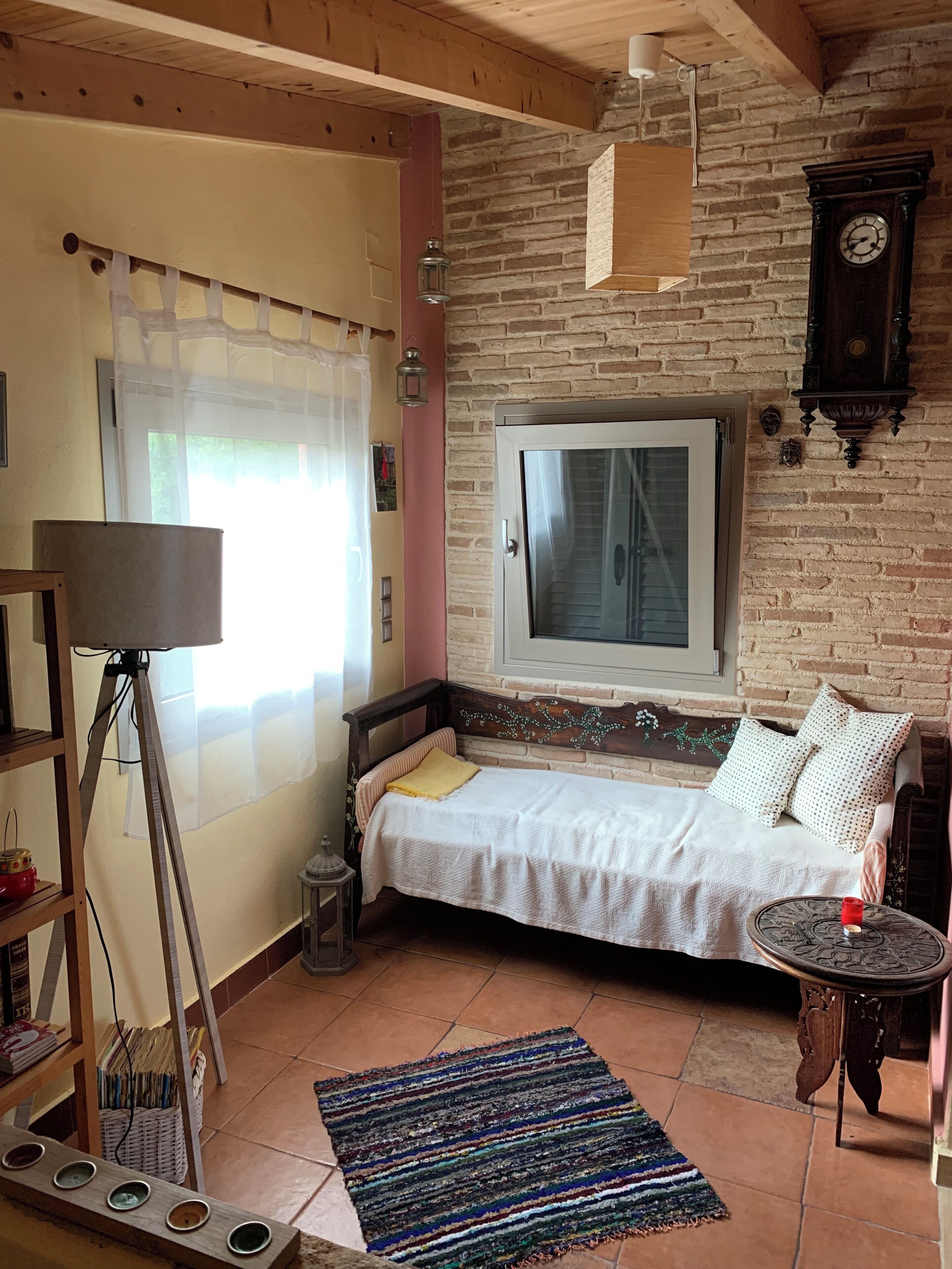 2 bedrooms, desk, iron/ironing board, WiFi