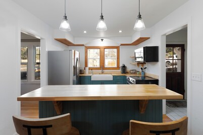 Back of the Moon Cottage in the Hills