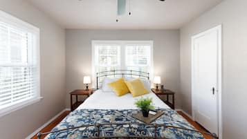 2 chambres, fer et planche à repasser, lit de bébé portatif