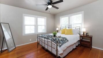 2 bedrooms, iron/ironing board, travel crib, free WiFi
