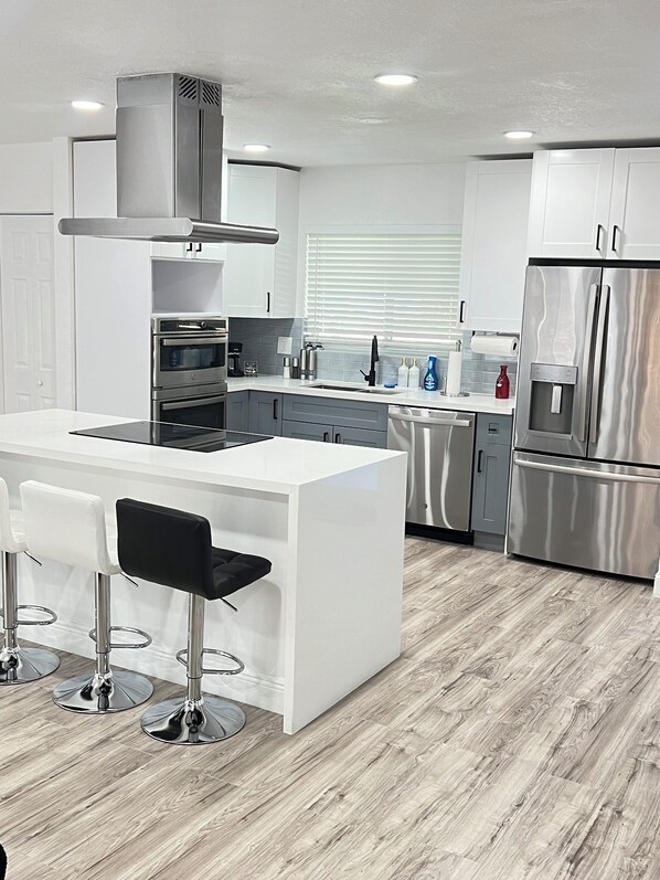 Private kitchen - Luxury Fort Lauderdale spacious home ! (Fort Lauderdale)