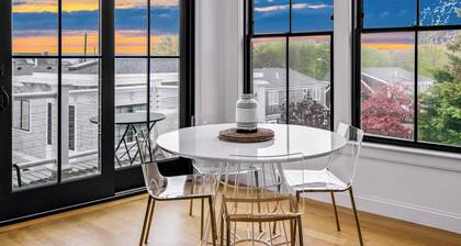 🏳️🌈 Modern 2-Bedroom East End Condo 🚗 2 Car Parking 😎 Steps from the Beach