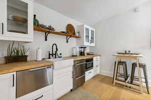 Microwave, oven, stovetop, dishwasher