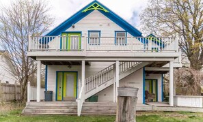 Exterior - Cute & Artsy Condo 1mi from Crystal lake, & 7mi from Frankfort (Benzonia)