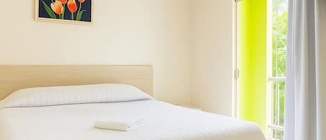 Desk, laptop workspace, free WiFi