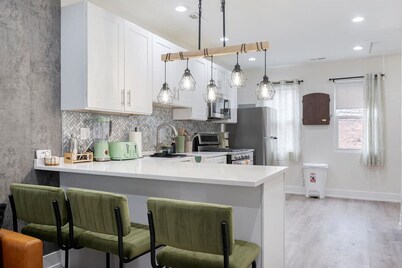 Cozy Boho Chicago - 10 Minutes to Downtown Chicago