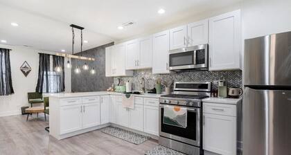 Cozy Boho Chicago - 10 Minutes to Downtown Chicago