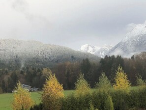 Douche, sèche-cheveux, serviettes fournies