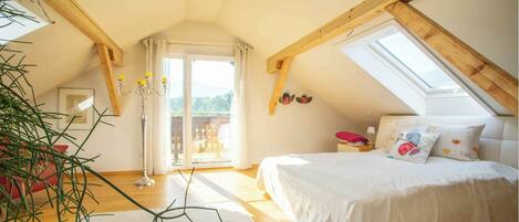 1 habitación, tabla de planchar con plancha, cuna de viaje y wifi