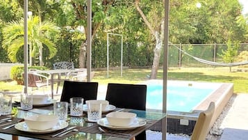 Family Chalet | Outdoor dining
