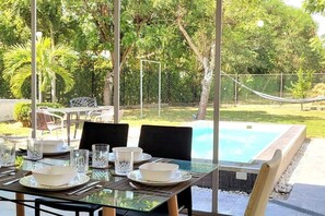 Familie-alpehytte | Utendørsservering