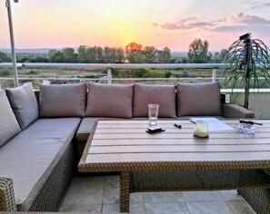 Property grounds - Sunny Beach Retreat for Two (Nessebar)