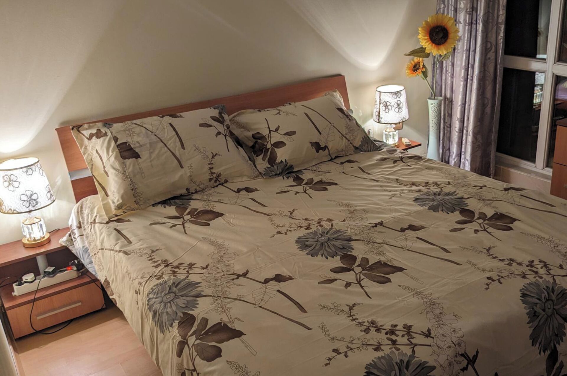 1 habitación, tabla de planchar con plancha, wifi gratis y ropa de cama 