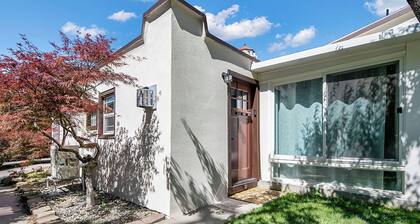 Earthy Pearl - 1 Bedroom Suite @ the Boise Depot