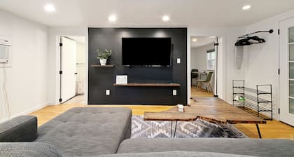 Earthy Pearl - 1 Bedroom Suite @ the Boise Depot