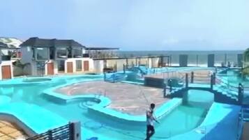 5 piscinas externas