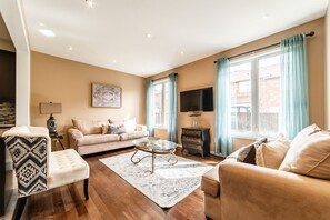 TV, fireplace, offices - Beautiful 4 bed/3 Bath Home Away From Home (Milton)