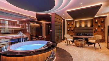 Luxus-Suite "Deluxe" | 1 soveværelse, premium-sengetøj, dundyner, pengeskab på værelset